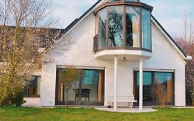Villa Céleste met jacuzzi nabij kust De Haan